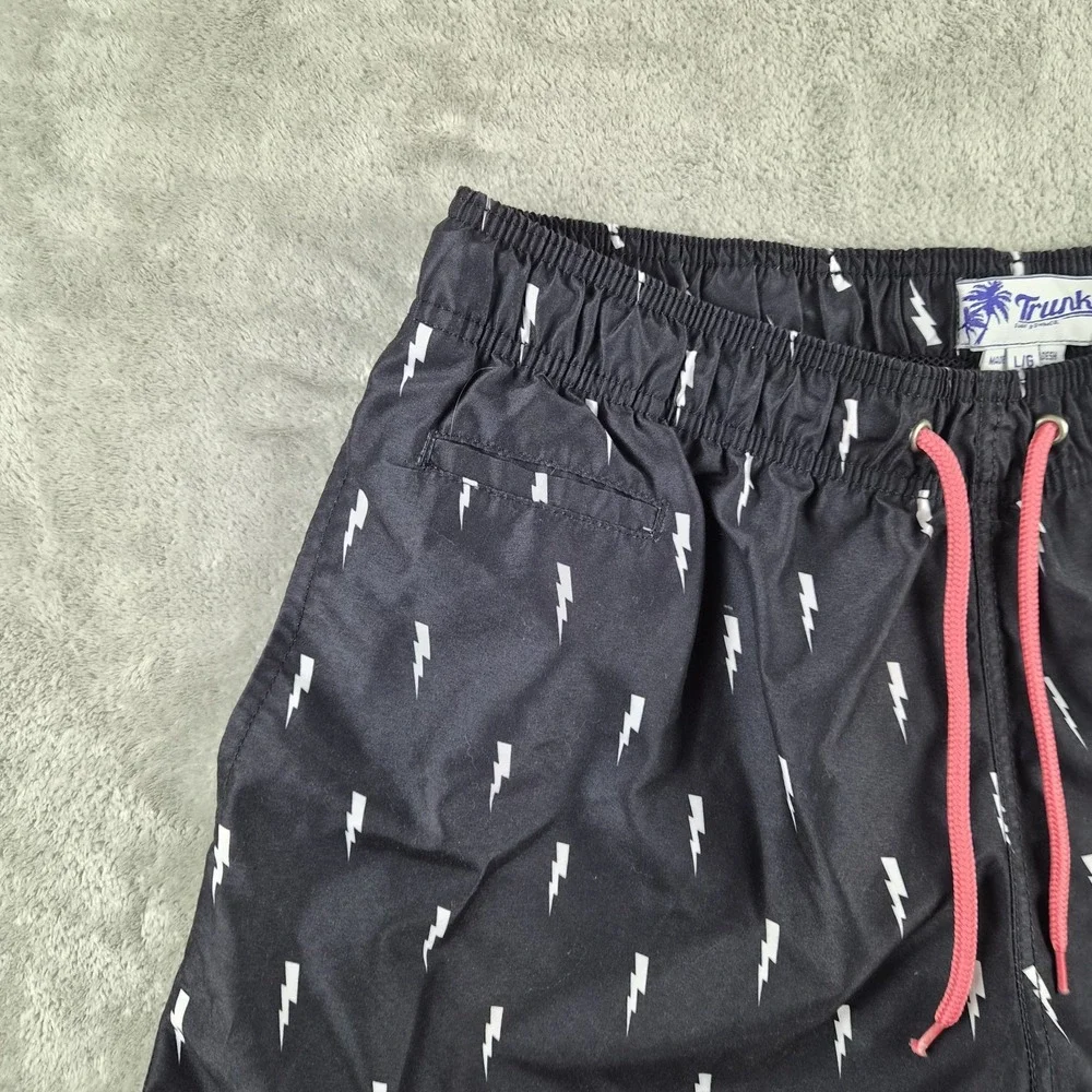 Trunks Surf & Swim Co Board Shorts Mens Large Black Lightning Bolt Swim Trunks